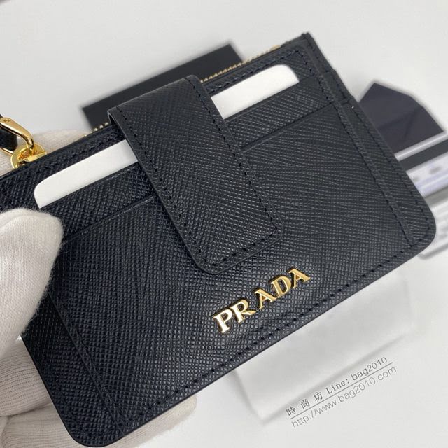 prada卡包 普拉達專櫃最新爆款 Saffiano皮革卡片夾 1MC038 prada爆款女士卡包  pyd2145